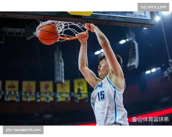 青岛队防守策略有舍有得 放弃对球压迫转而专注保护篮板 青岛队防守策略有舍有得 放弃对球压迫转而专注保护篮板